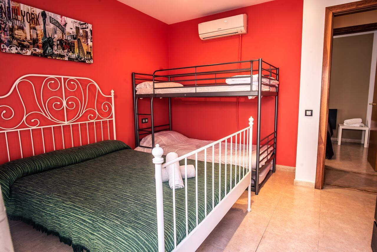 Apartaments Yaco Lloret de Mar Bagian luar foto