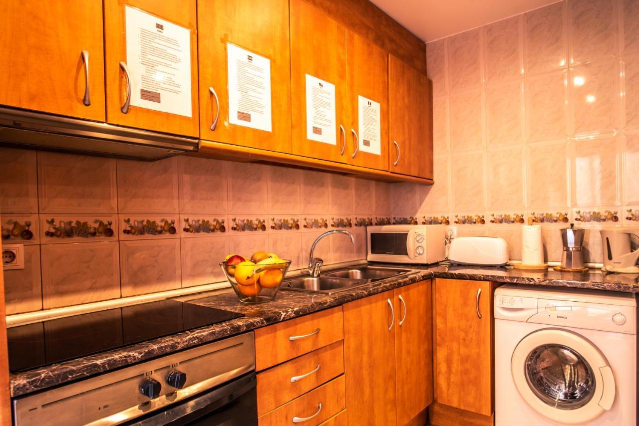 Apartaments Yaco Lloret de Mar Bagian luar foto