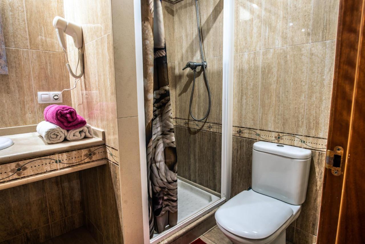 Apartaments Yaco Lloret de Mar Bagian luar foto