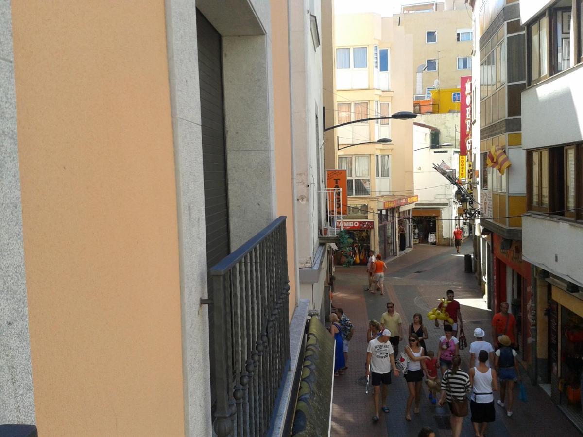 Apartaments Yaco Lloret de Mar Bagian luar foto