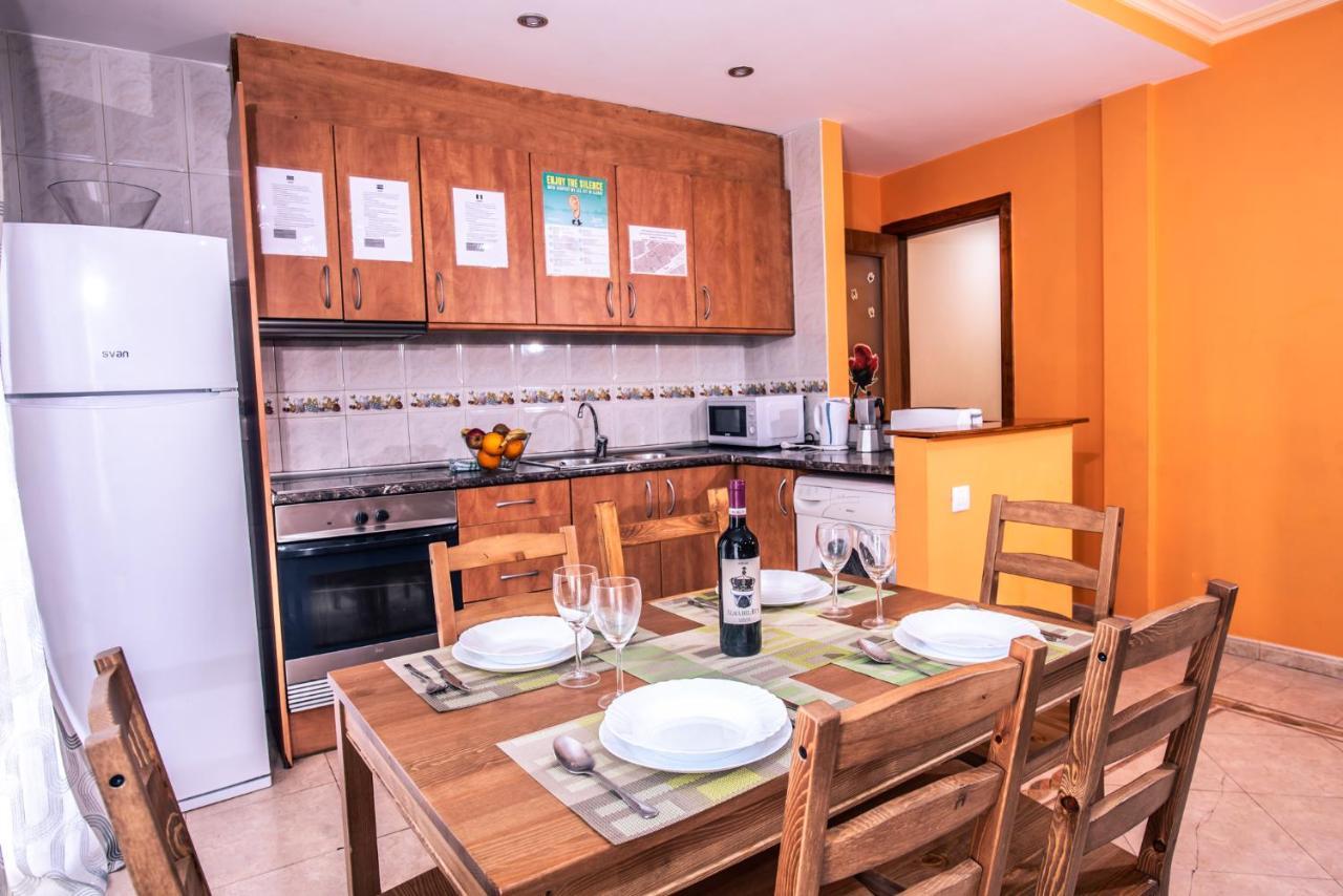 Apartaments Yaco Lloret de Mar Bagian luar foto