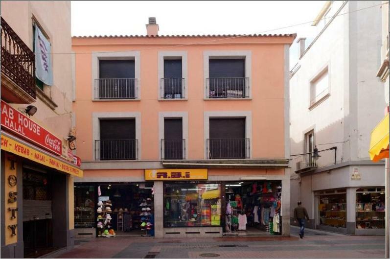Apartaments Yaco Lloret de Mar Bagian luar foto
